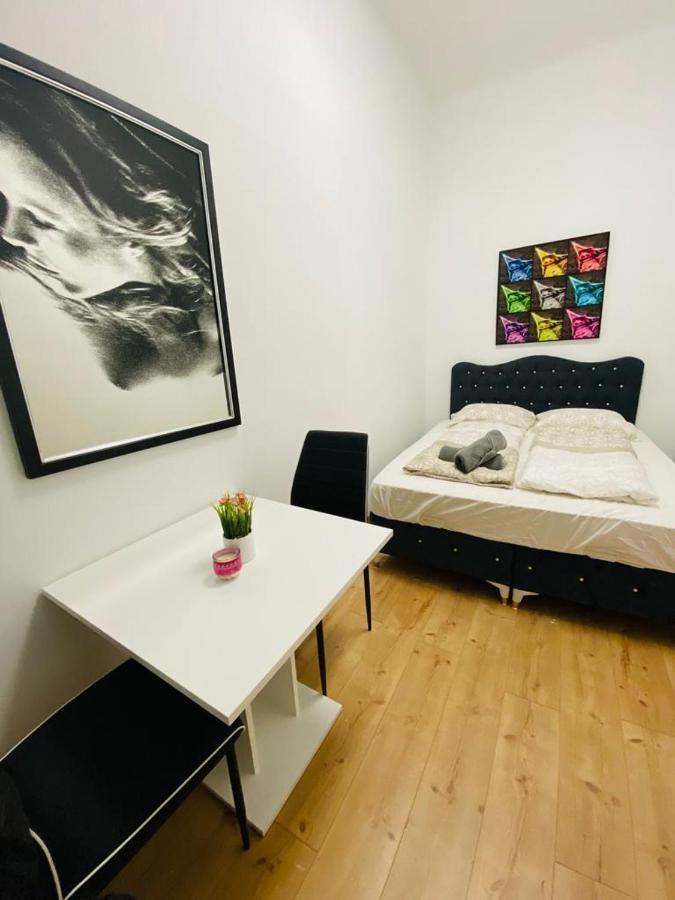 Deluxe Quad Room Dw Viena Exterior foto